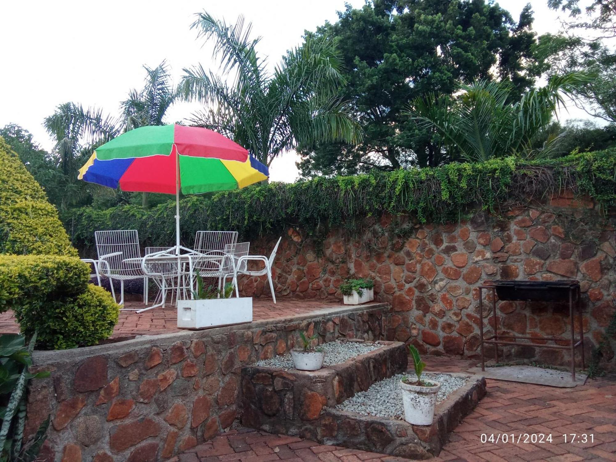 Paterrace Guest Lodge Harare Bilik gambar